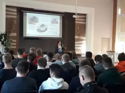 Robot - kreatywne wsparcie kompetencji i kariery - z PB image