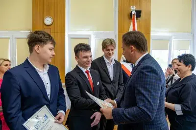 Drodzy Absolwenci – dziękujemy za wspólne lata!
