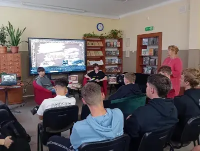 czytanie w bibliotece