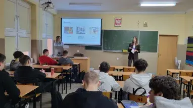 spotkanie w sali z Akademia Sukcesu